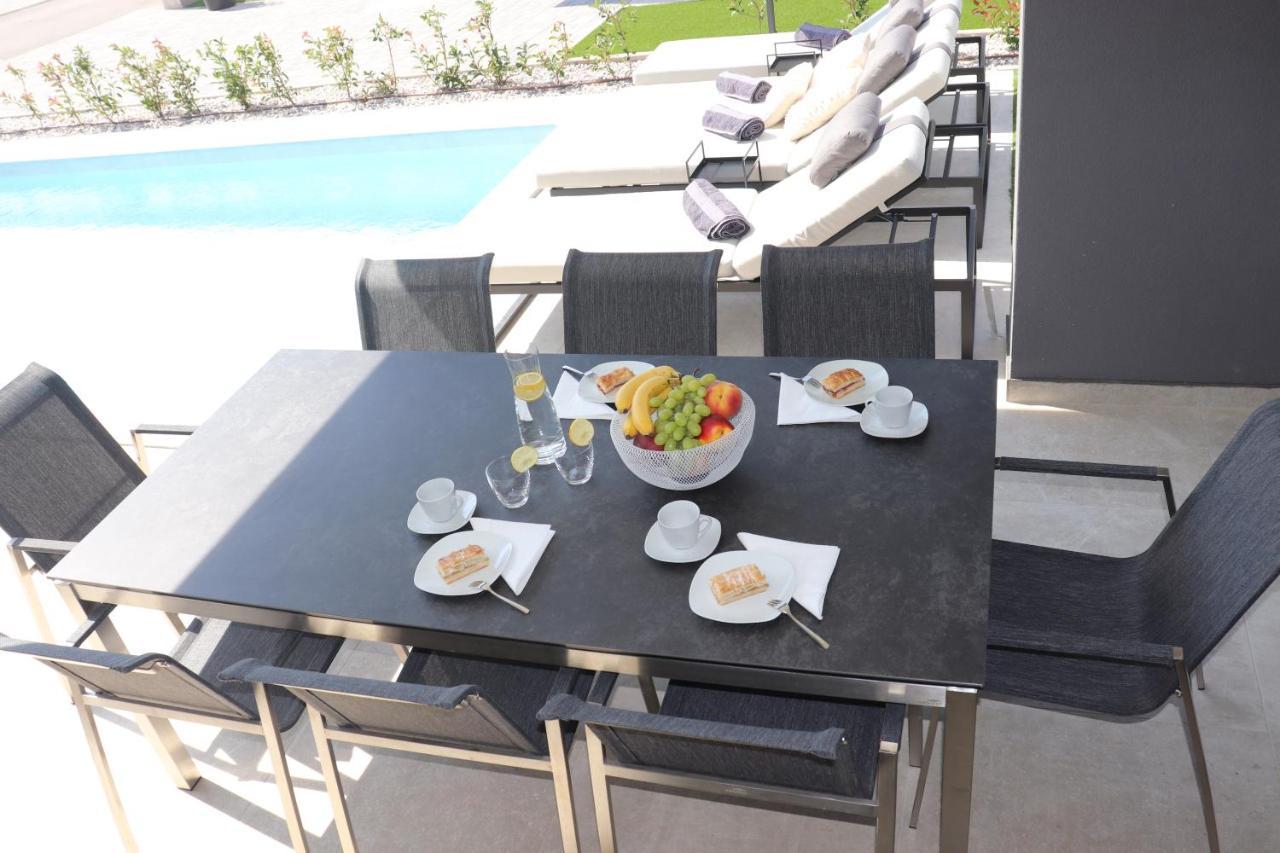 Meerbrise - Luxury Villa Banjole Exterior photo